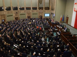 Posłowie uczcili minutą ciszy pamięć zamordowanego Pawła Adamowicza, prezydenta Gdańska. Warszawa, 16 stycznia 2019 r.