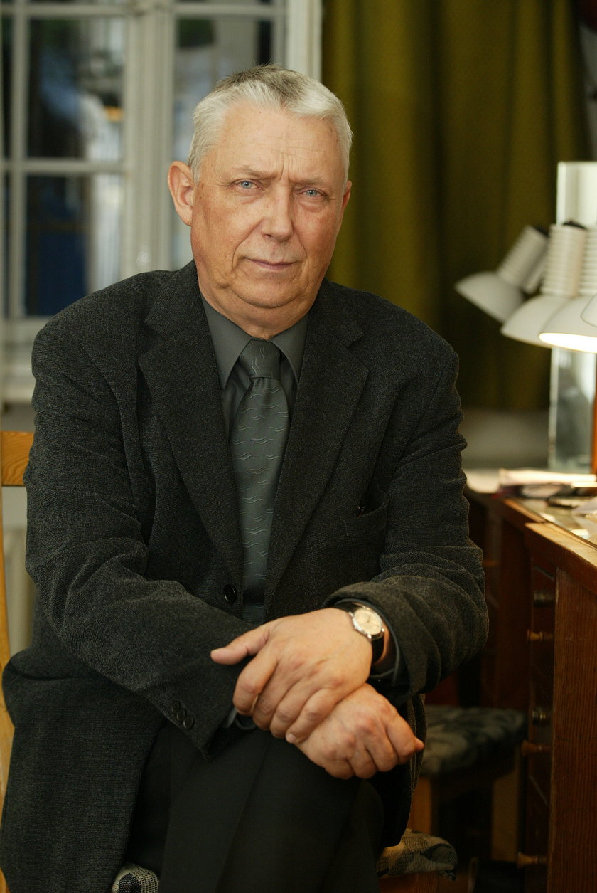 Wojciech Młynarski w czerni