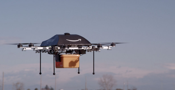 Prime Air octocopter - dron dostawczy należący do Amazona. 2.12.2013