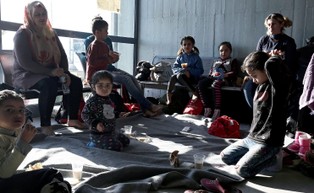 Kryzys migracyjny w Niemczech. Dla nowych osób brakuje już miejsc noclegowych