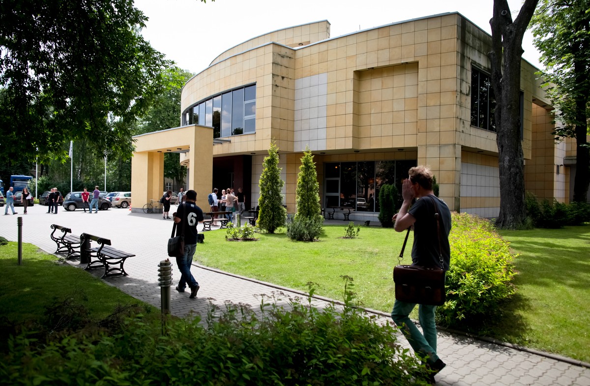 PWSFTviT Państwowa Wyższa Szkoła Filmowa, Telewizyjna i Teatralna im L. Schillera