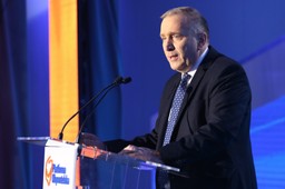 "To polityczna prowokacja". Schetyna o budowie pomnika ofiar katastrofy smoleńskiej