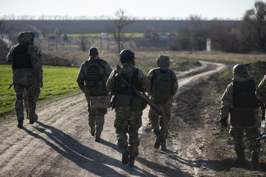 Ćwiczenia wojskowe ukraińskiego batalionu piechoty w obwodzie donieckim, 3 grudnia 2022 r.