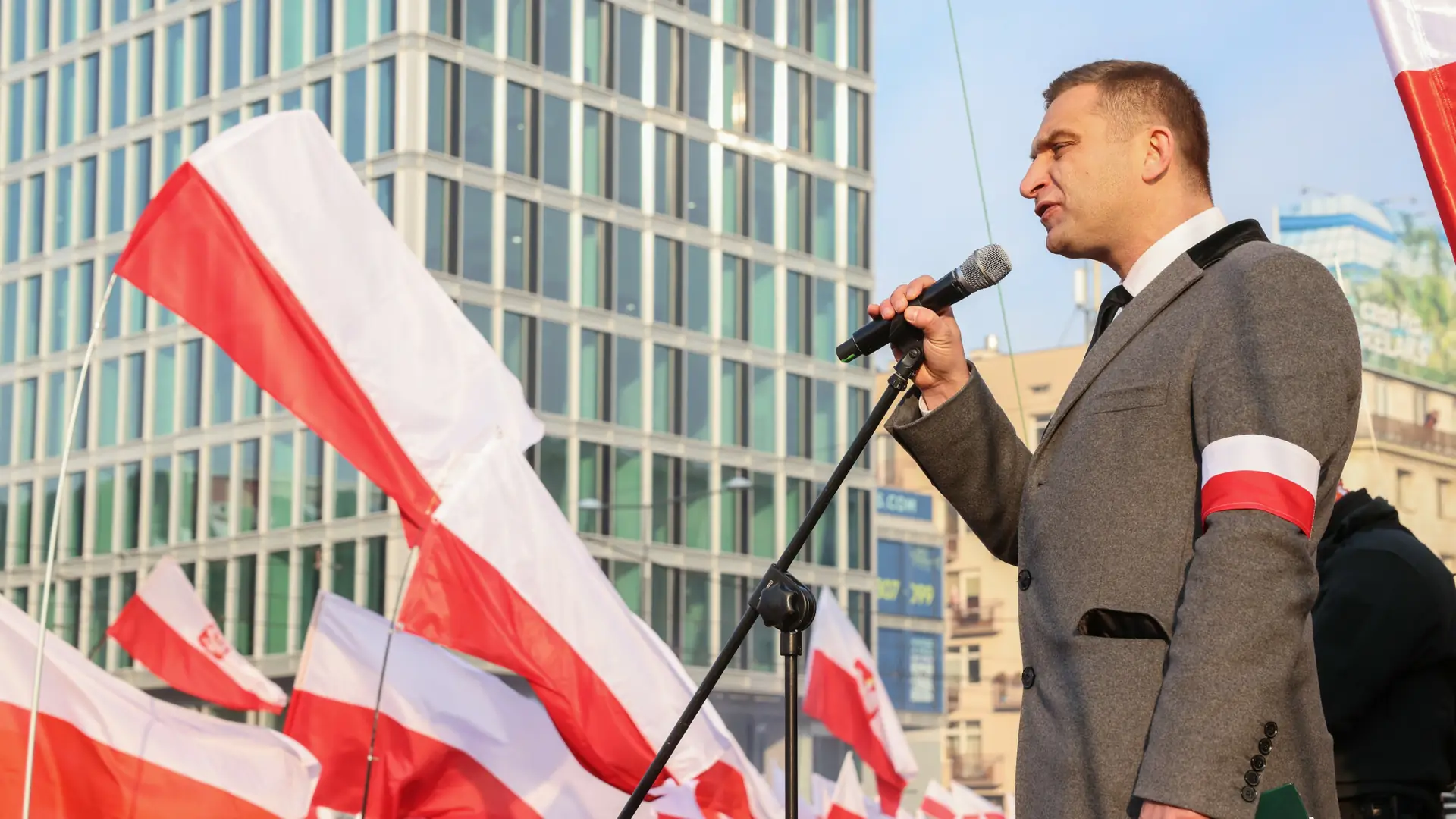 Bąkiewicz żali się na zablokowane konto. "Zamrożono nam środki"