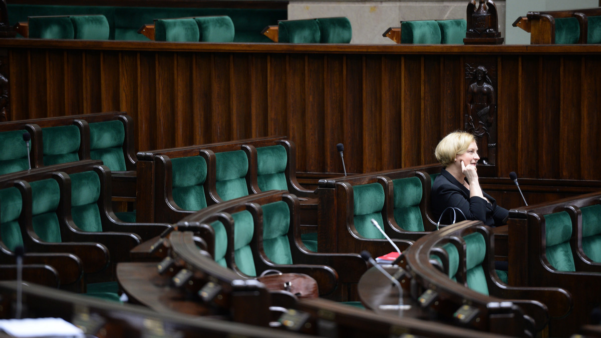 Sejmowa komisja nadzwyczajna zajmie się projektami - rządowym i autorstwa Solidarnej Polski - dotyczącymi izolacji groźnych zabójców już po odbyciu przez nich kary - zdecydował w głosowaniu Sejm.