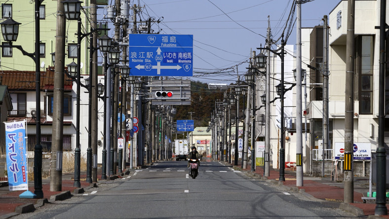 Opuszczona ulica w Namie, Prefektura Fukushima. 9.03.2021