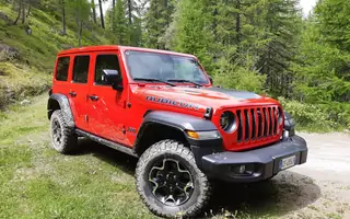 Jeep Wrangler 4Xe – kultowa terenówka także na prąd