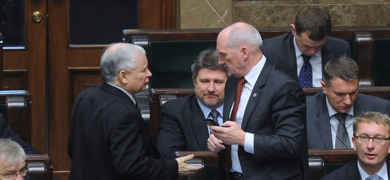 Tak płaci partia Jarosława Kaczyńskiego. Zobacz, kto jest na liście