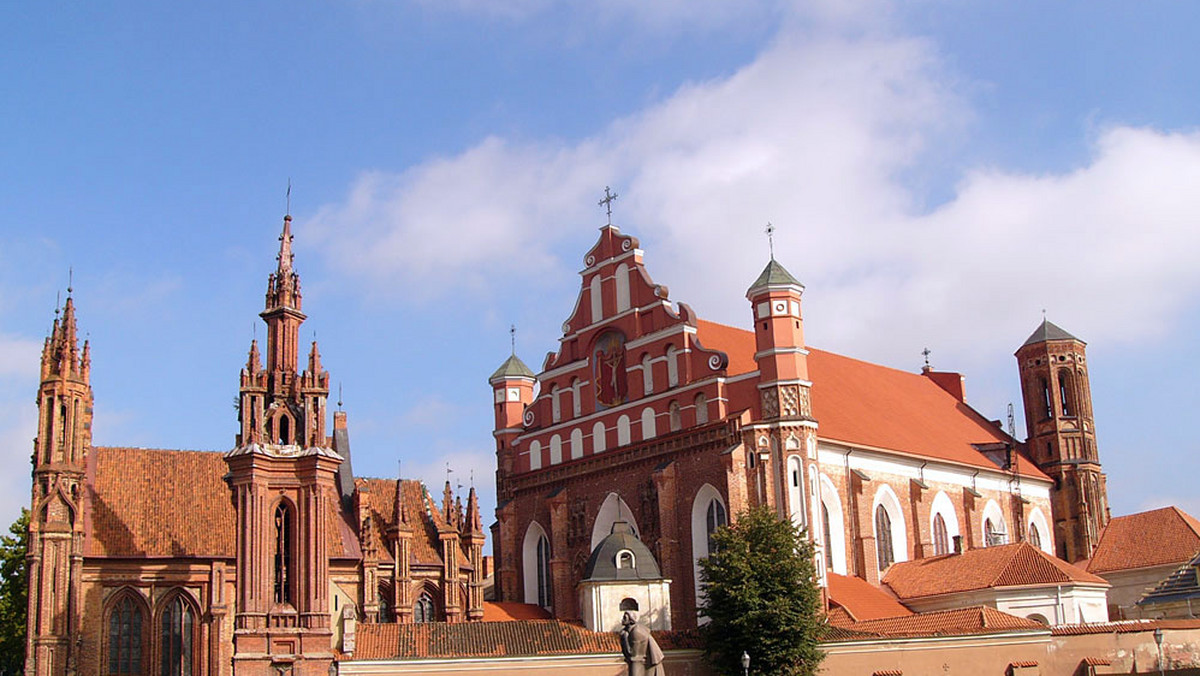 Z okazji przypadającego w tym roku 200-lecia Cmentarza Bernardyńskiego, jednej z najstarszych nekropolii wileńskich, w stolicy Litwy odbyła się w piątek międzynarodowa konferencja. Kończy ona również pięcioletnie prace nad konserwacją tego cmentarza.