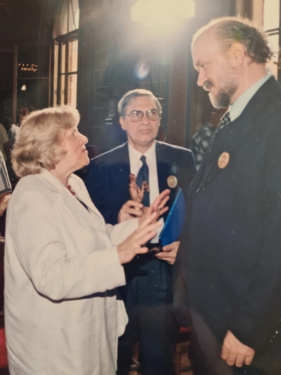 Nenad Grujičić sa Svetlanom Velmar Janković i Žarkom Rošuljem u Karlovačkoj gimnaziji, 2003