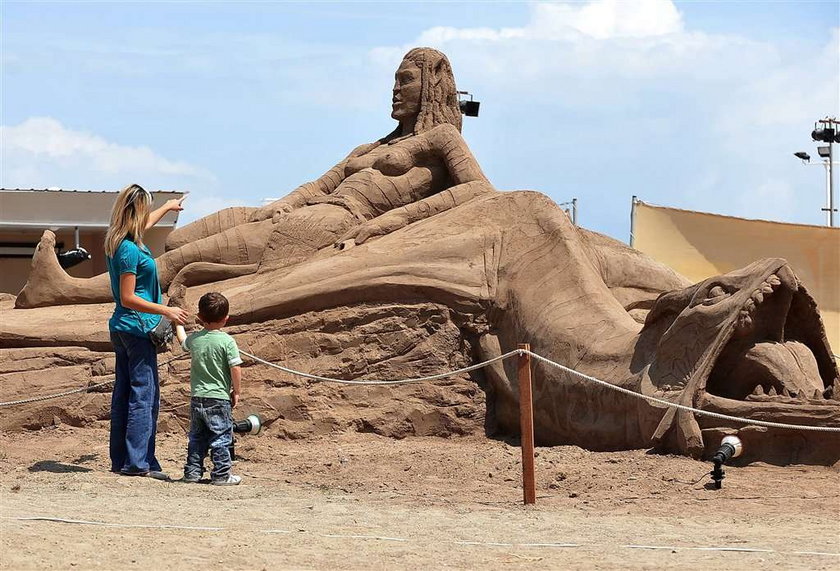 Niesamowite piaskowe rzeźby!