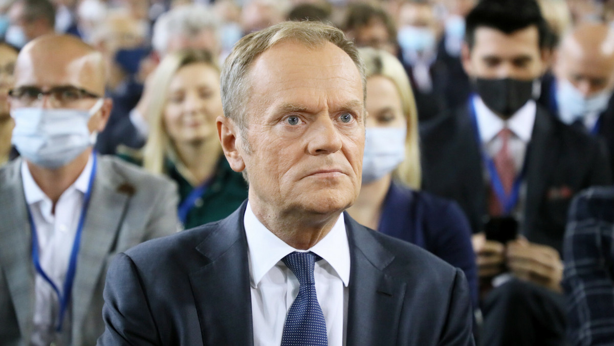 Donald Tusk podał fałszywe dane. Chleb nie jest aż tak drogi, jak sugeruje