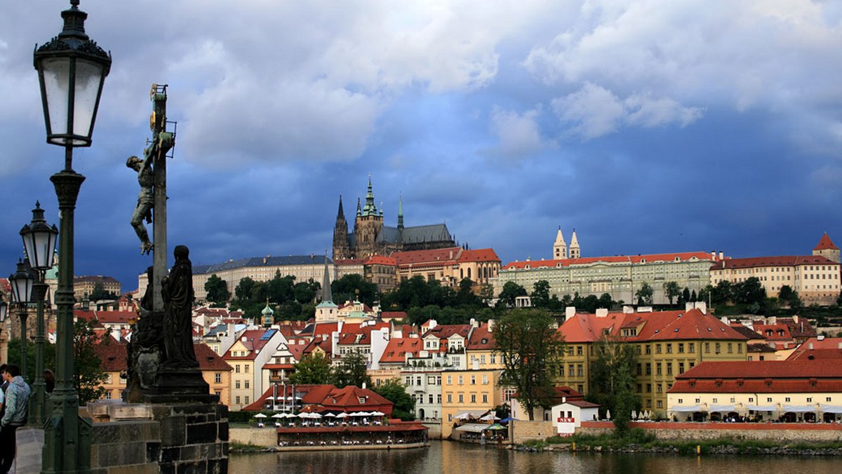 Z powodu pięciokrotnie wyższego od dopuszczalnych norm poziomu promieniowania czeska policja zamknęła w nocy ze środy na czwartek część jednej z dzielnic położonych w centrum Pragi.