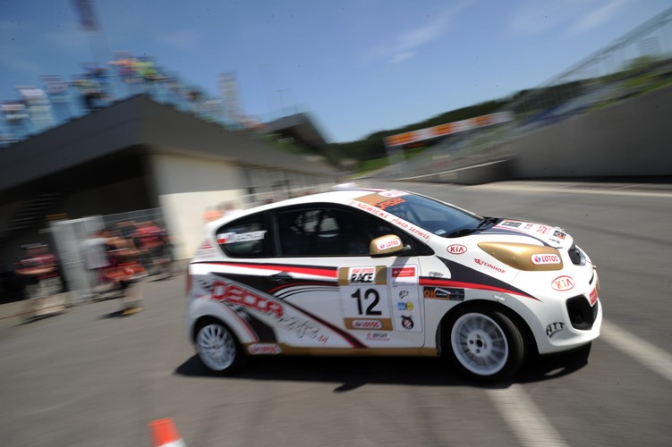 Kia Lotos Race