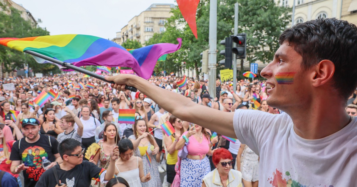 Az Alaptörvény megváltoztatás nélkül a kormány nem tudja betiltani a Pride-ot: megszólalt a kormány