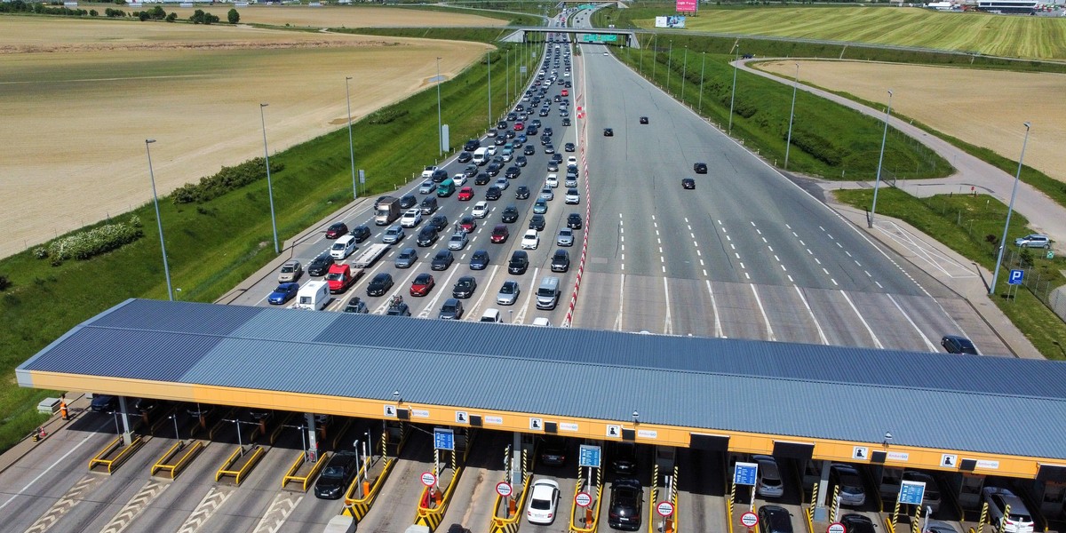 Korki na autostradzie A1 to dość częsty widok w wakacje, gdy Polacy z całej Polski ruszają nad morze.