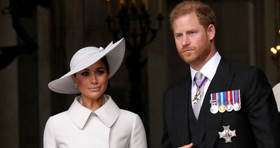 A király család hivatalosan is megvált Meghan Markle-től és Harry hercegtől