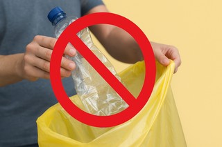 Nie wyrzucisz już plastikowych butelek do żółtych pojemników. Odpadów trzeba się pozbyć osobiście