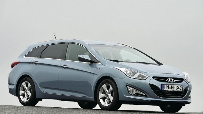 Mazda 6 kontra Hyundai i40, Renault Laguna, Opel Insignia i Ford Mondeo: porównanie pięciu kombi klasy średniej