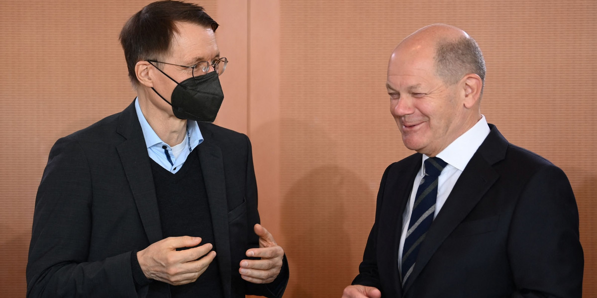 Autor ustawy o depenalizacji marihuany minister zdrowia Niemiec Karl Lauterbach i kanclerz Olaf Scholz. 