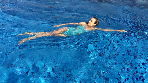Zawsze lubiłeś pływać? Zapisz się na basen!, fot. trenerka.info
