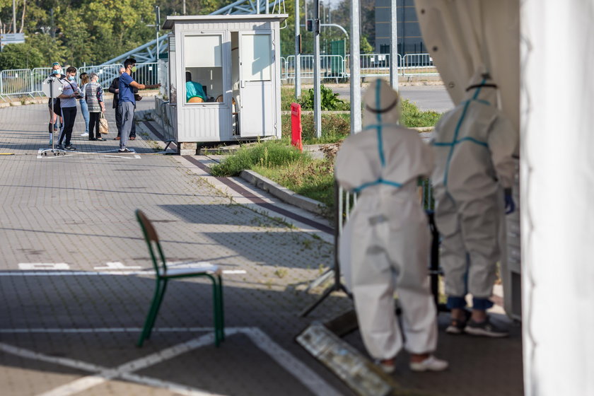 Więcej punktów robiących testy na koronawirusa