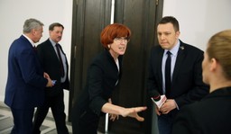 "Rodzina 500 plus": Senat przyjmuje ustawę bez poprawek