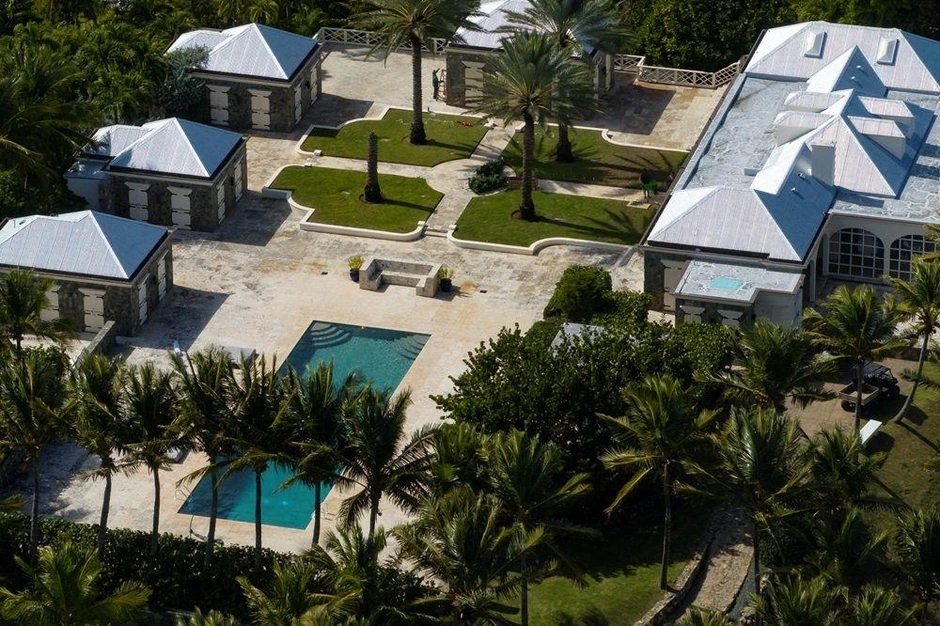 Jedan od bazane na zloglasnom ostrvu | Foto: REUTERS/Marco Bello