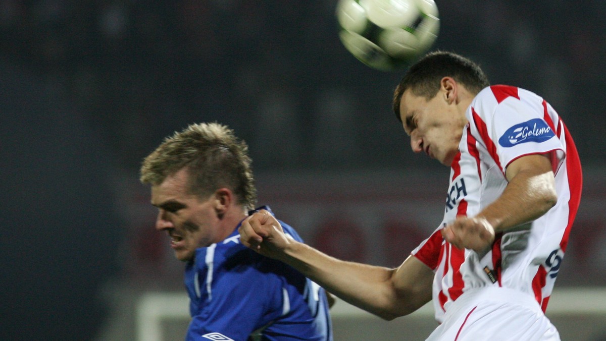 21-letni Marek Wasiluk został dodatkowo powołany przez selekcjonera Leo Beenhakkera na zgrupowanie piłkarskiej reprezentacji Polski w Portugalii.