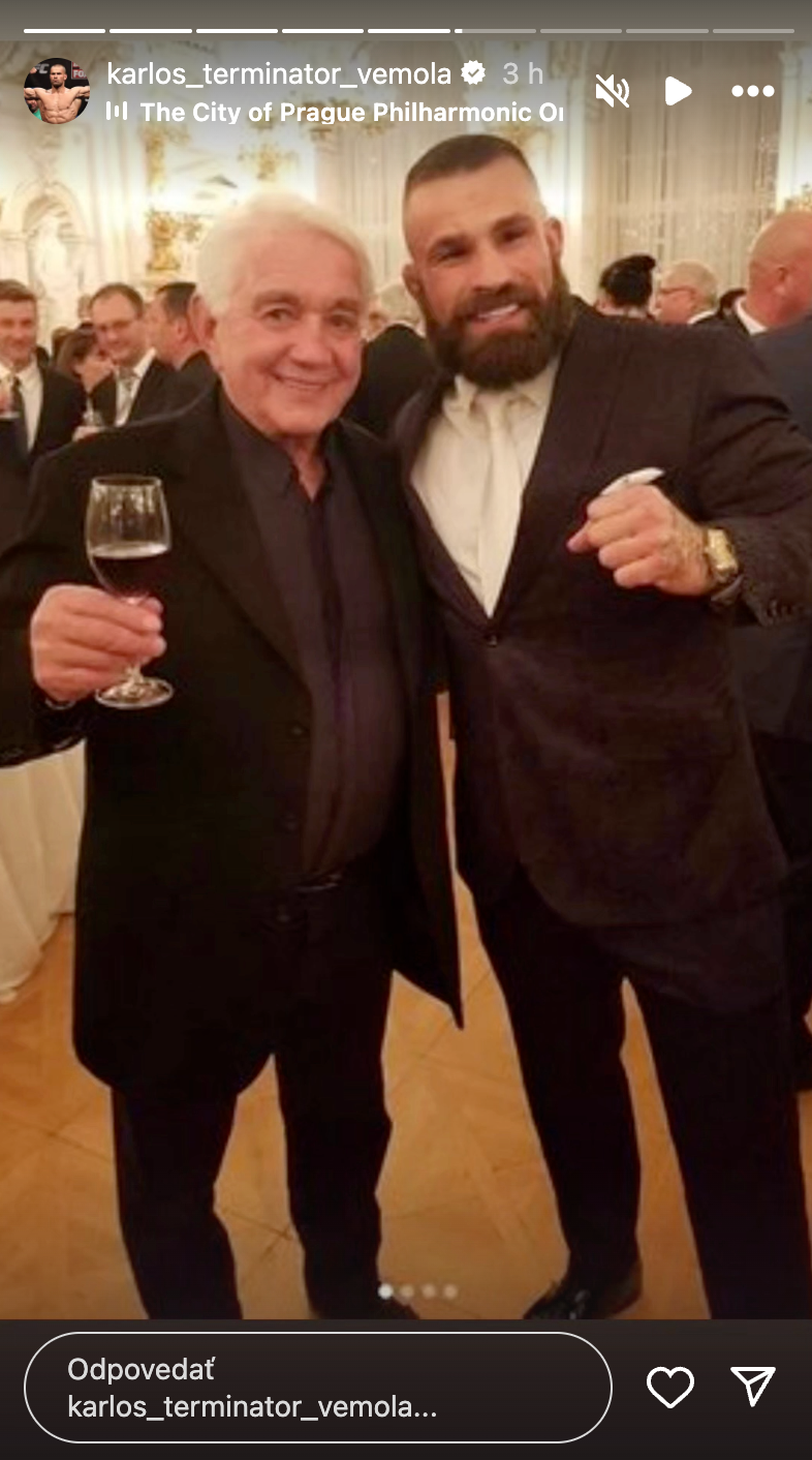Karlos Vémola smúti za Krampolom.
