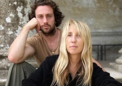 Aaron Taylor-Johnson broni żony. Dlaczego kandydat na Jamesa Bonda musi to robić?