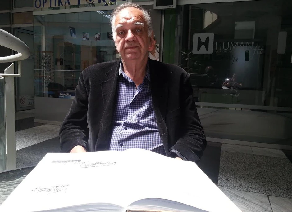 "Farmaceut Okoličanji je stekao simpatije i poverenje i samog kneza, a kasnije kralja Milana. Bio je pozivan u dvor i s njima je išao u lov", objasnio je Dušan Senćanski