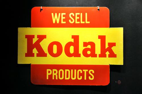 Apple twierdzi, że Kodak naruszył jego patenty przy produkcji urządzeń, których ten drugi nie zamierza już produkować. Ot, los nie sprzyja pionierowi rynku fotografii 