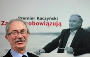 Patologie polskiej polityki: Skarbnik jest partyjnym jeleniem