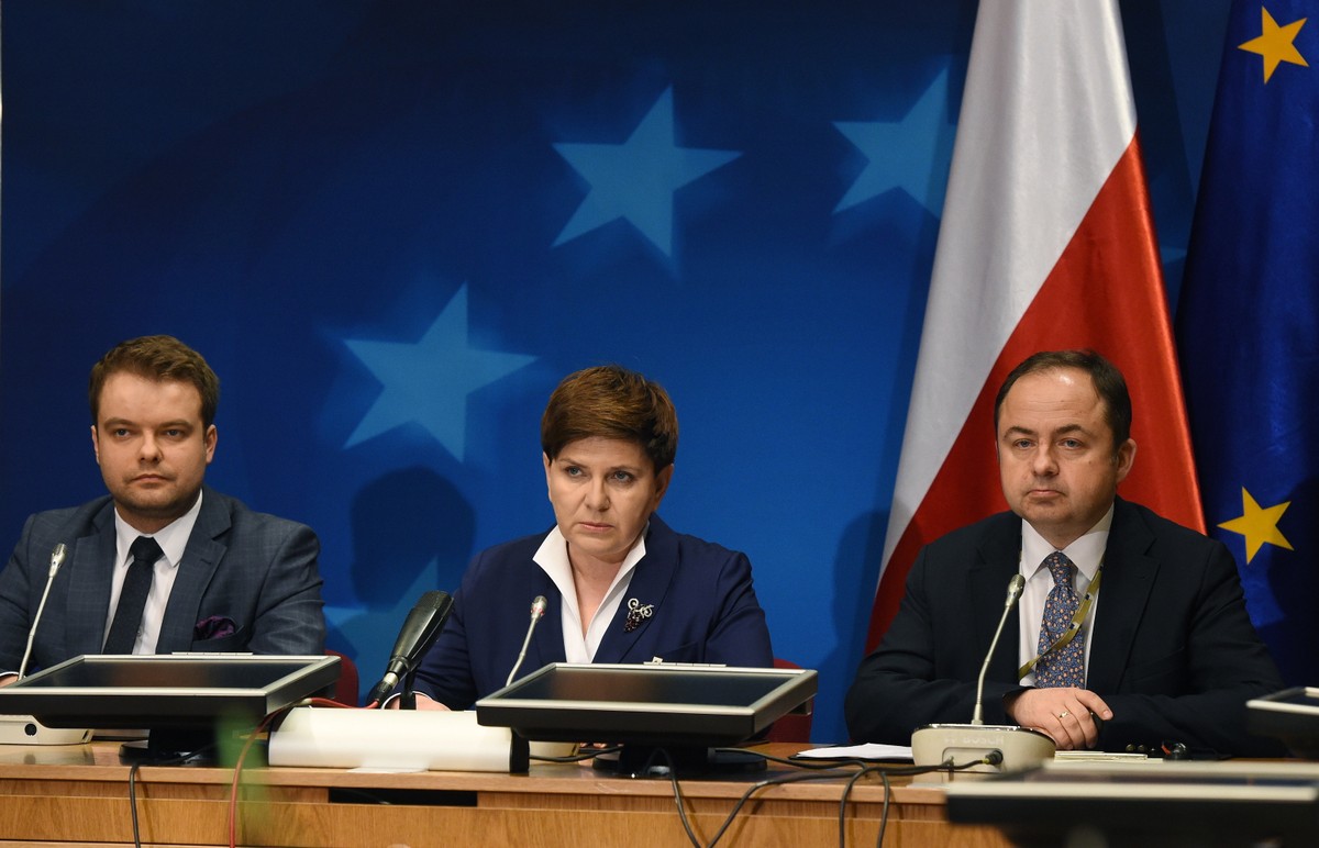 Przywódcy unijni zgodzili się, że wypłacą też Turcji kolejne środki, poza uzgodnionymi jeszcze w ubiegłym roku 3 mld euro