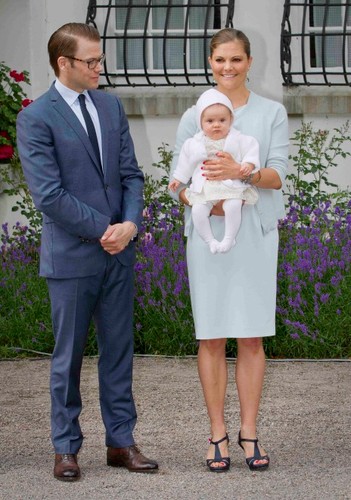 Księżniczka Victoria i książę Daniel z córką