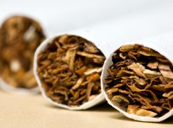 Trener chce zakazać słynnemu piłkarzowi palenia papierosów