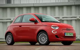 Fiat 500 RED 42 kWh – elektryk dobroczynny