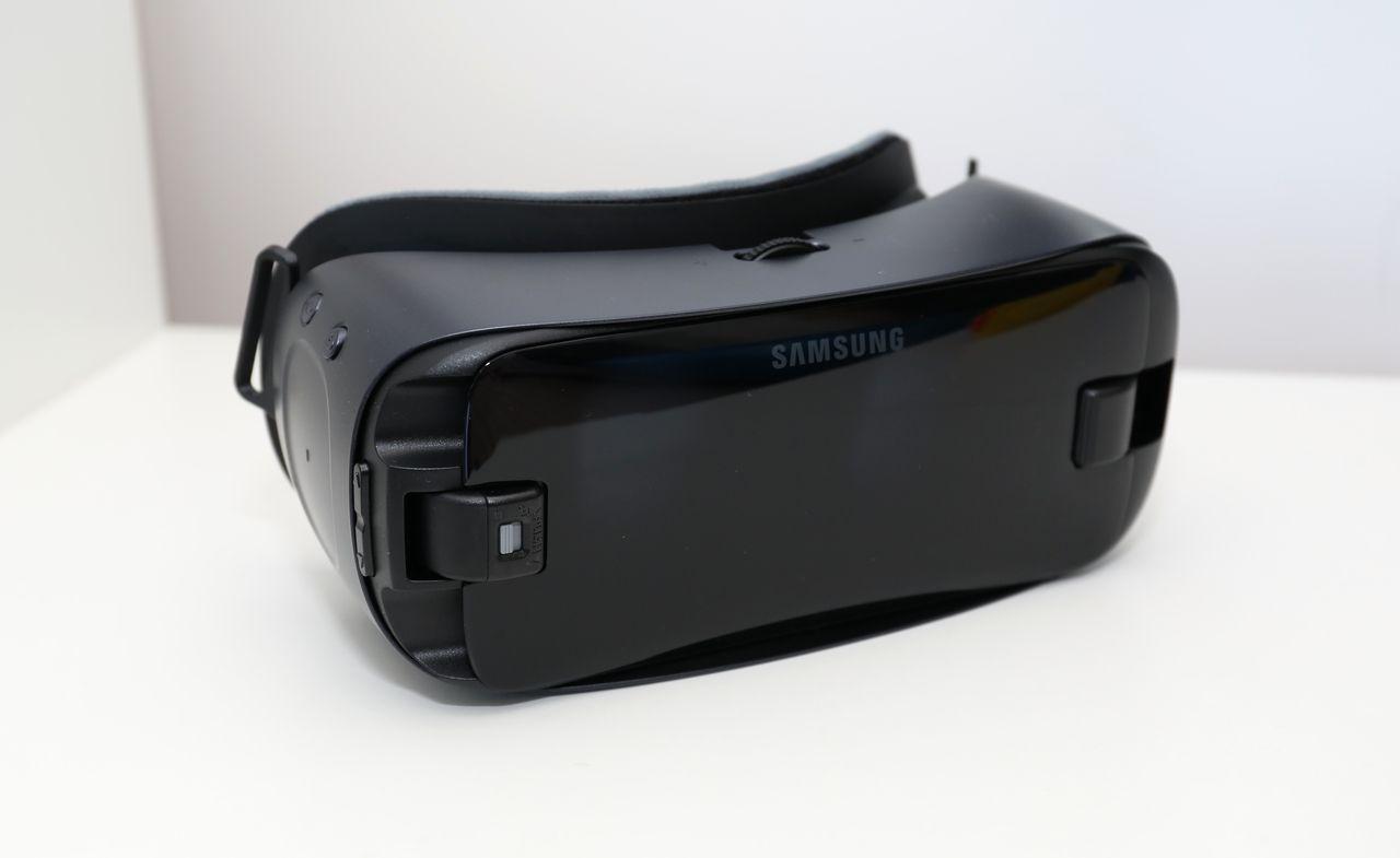 Gear VR sa pre rok 2017 po dizajnovej stránke priveľmi nezmenil