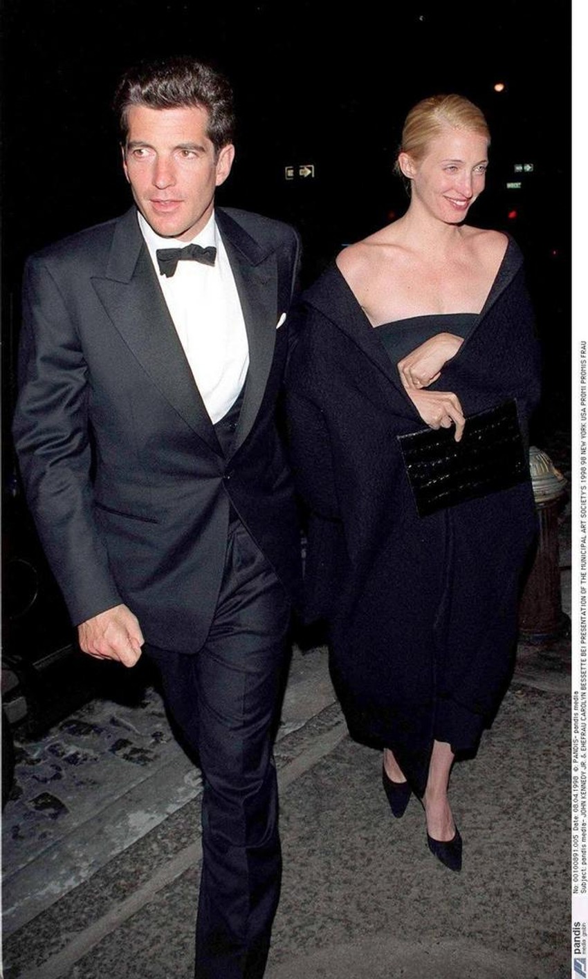 Kerolin je insistirala na anonimnosti, a Džon je obožavao slavu