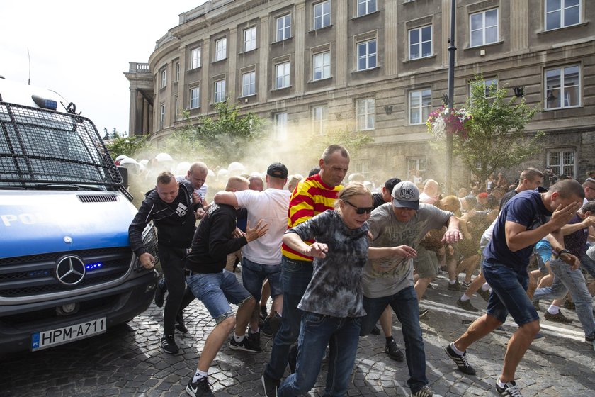 Pobili 14-latka podczas Marszu Równości. Policja zatrzymała kolejnego napastnika