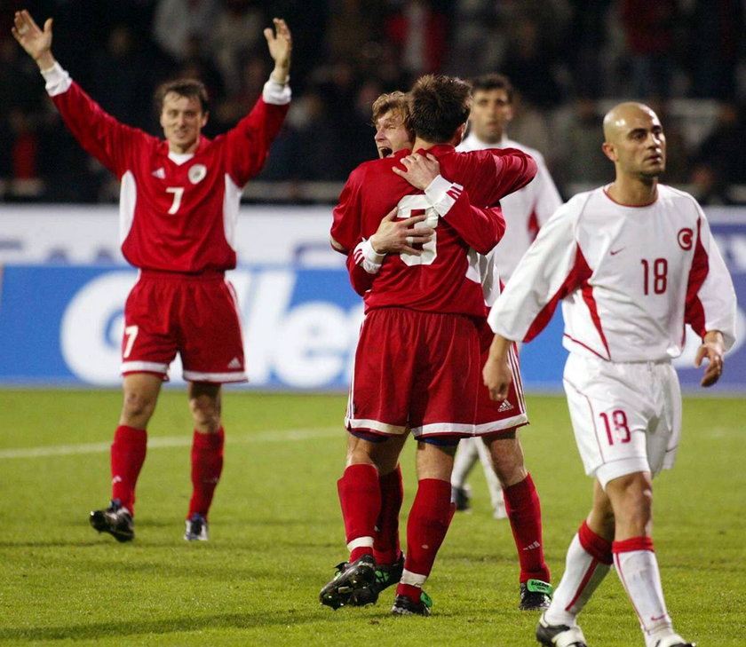 Sensacja stała się faktem. Trzeci zespół świata nie awansował na Euro 2004.
