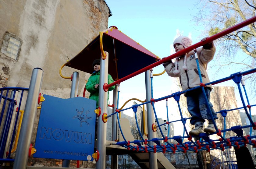 Na Legionów powstał kieszonkowy plac zabaw