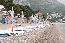 "Svi idu u Crnu Goru na more, ali NIKO VIŠE u ovo nekad MEGA POPULARNO LETOVALIŠTE": Danas ga zaobilaze, a Branka nam sa lica mesta otkriva da li je zaista postalo GRAD DUHOVA