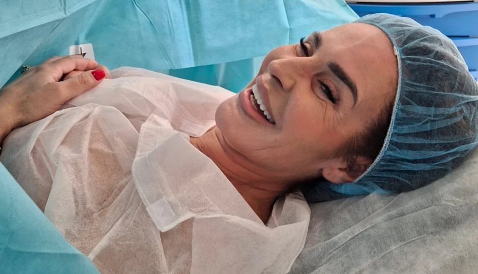 Milena Kačavenda se operisala, podelila sliku iz bolnice u zavojima