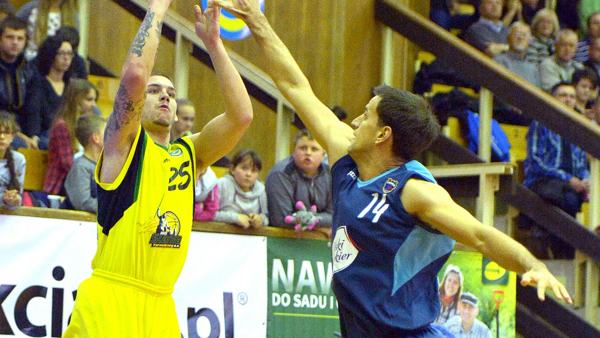 Polski Cukier Toruń pokonał na wyjeździe Siarkę Tarnobrzeg 91:73 w jedynym piątkowym meczu Polskiej Ligi Koszykówki. Dla zespołu z Torunia było to piąte zwycięstwo w sezonie.