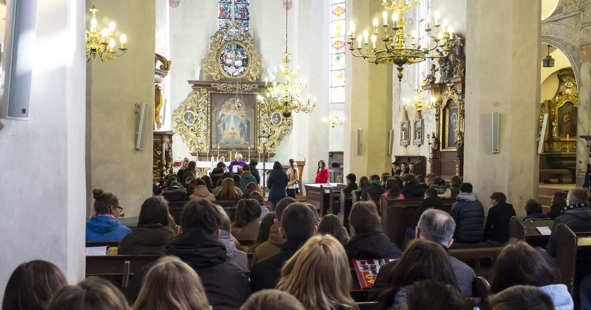 Czy 25 maja trzeba postać? Tajemnica święta nie dla każdego