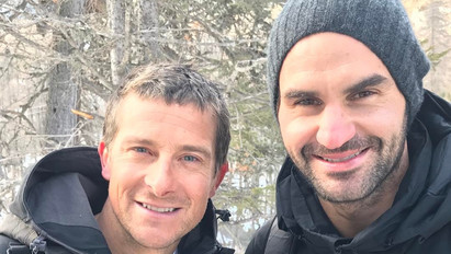 Ezt is túlélte: Roger Federer Bear Gryllsszel kalandozott a havasokban - fotó
