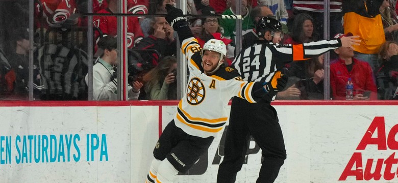 Hat-trick Davida Pastrnaka. Boston Bruins pobili rekord zwycięstw