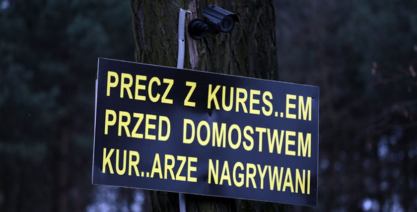 Mieszkaniec nagrywa klientów prostytutek!